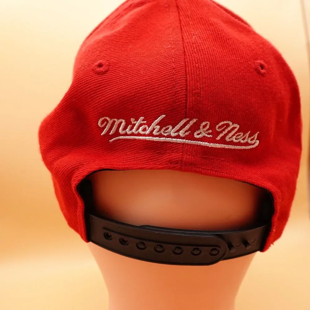 Chicago Bulls Hat Cap Mitchell Ness Snap Back Red Black NBA Basketball Mens